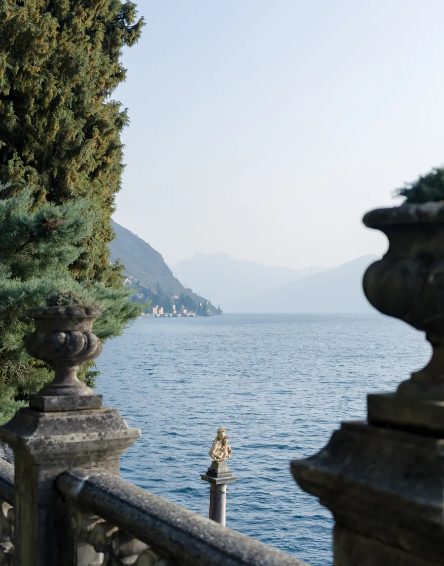 Balaustra affacciata sul lago di Como
